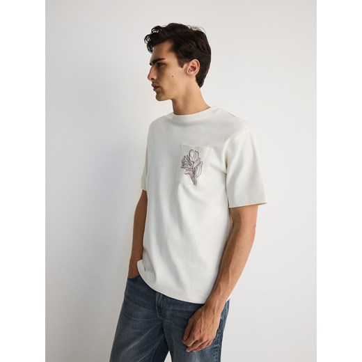Reserved - T-shirt oversize z haftem - złamana biel Reserved M promocyjna cena Reserved