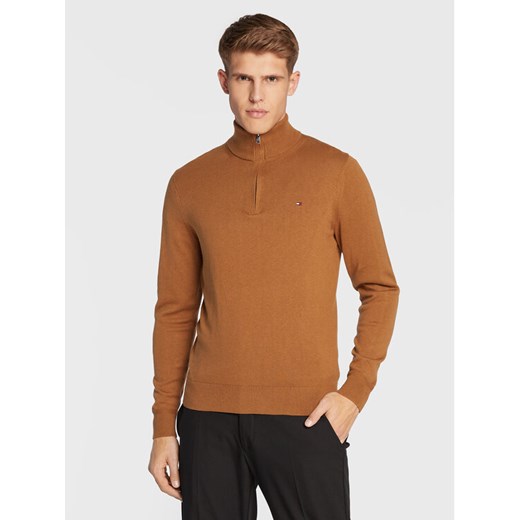 Tommy Hilfiger Sweter Pima MW0MW28049 Brązowy Regular Fit ze sklepu MODIVO w kategorii Swetry męskie - zdjęcie 184206812