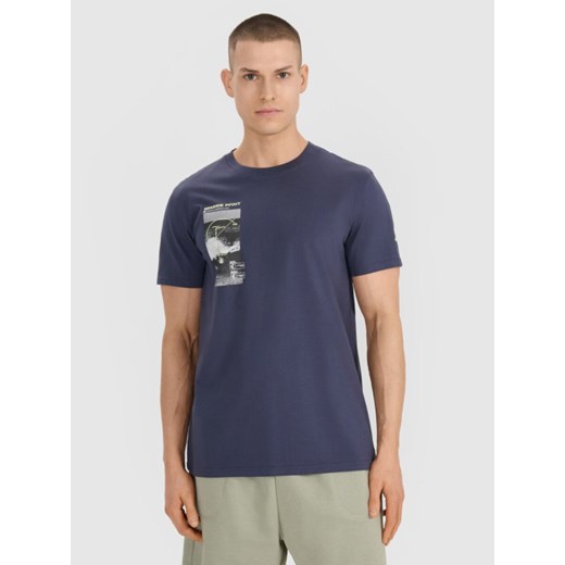 Męski t-shirt z nadrukiem 4F 4FRSS25TTSHM2997 - granatowy ze sklepu Sportstylestory.com w kategorii T-shirty męskie - zdjęcie 184208314