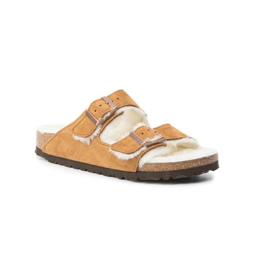 Birkenstock Kapcie Arizona Fur 1001135 Brązowy ze sklepu MODIVO w kategorii Kapcie damskie - zdjęcie 184209834