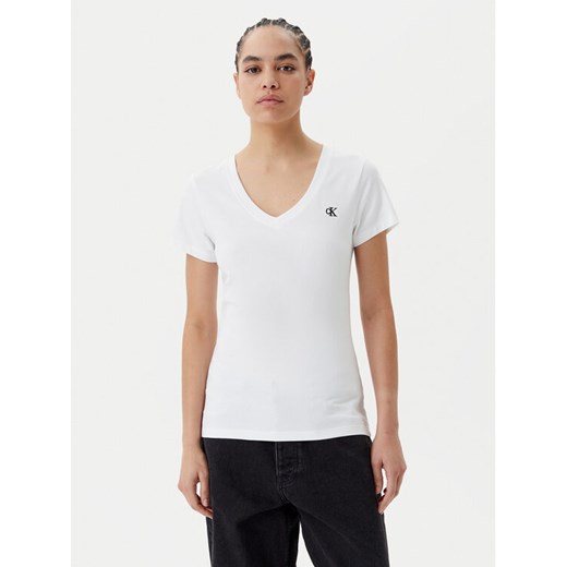 Calvin Klein Jeans T-Shirt J20J213716 Biały Regular Fit ze sklepu MODIVO w kategorii Bluzki damskie - zdjęcie 184214513