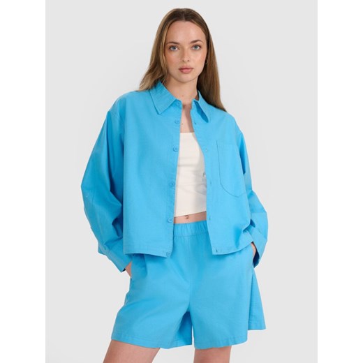 Damska koszula oversize 4F 4FRSS25TSHIF130 - niebieska ze sklepu Sportstylestory.com w kategorii Koszule damskie - zdjęcie 184221454