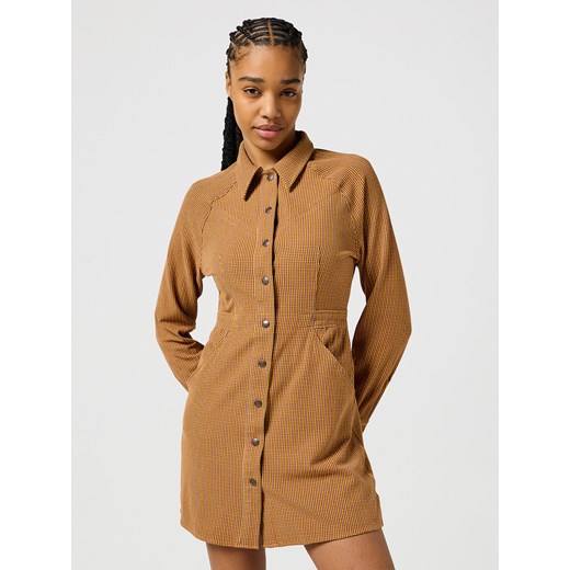 WRANGLER DAMSKA SUKIENKA WRANGLER SLIM FIT DRESS MADDER BROWN 112356780 ze sklepu YouNeedit.pl w kategorii Sukienki - zdjęcie 184229181