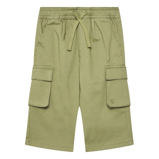 United Colors Of Benetton Spodnie materiałowe 4TCGGF02B Zielony Regular Fit ze sklepu MODIVO w kategorii Spodenki chłopięce - zdjęcie 184231884