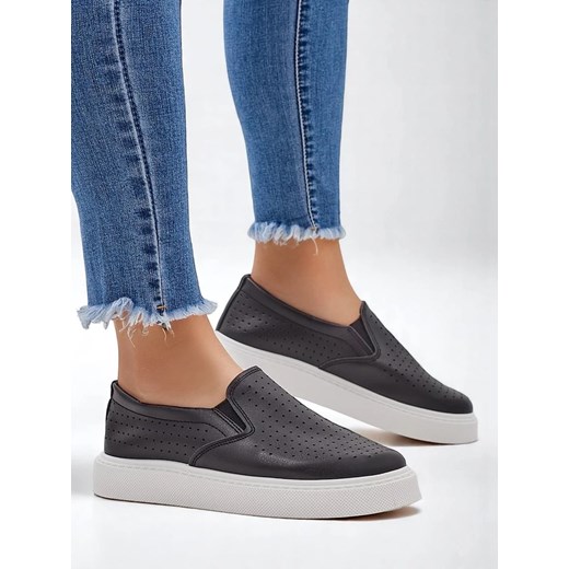 Royalfashion Ażurowe damskie półbuty slip on Emillia ze sklepu royalfashion.pl w kategorii Półbuty damskie - zdjęcie 184238263
