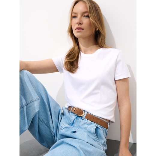 Mohito - Biały t-shirt z dodatkiem jedwabiu - biały ze sklepu Mohito w kategorii Bluzki damskie - zdjęcie 184238831