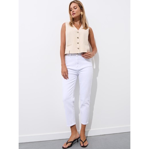 Mohito - Jeansy mom slim PETITE - biały ze sklepu Mohito w kategorii Jeansy damskie - zdjęcie 184239070
