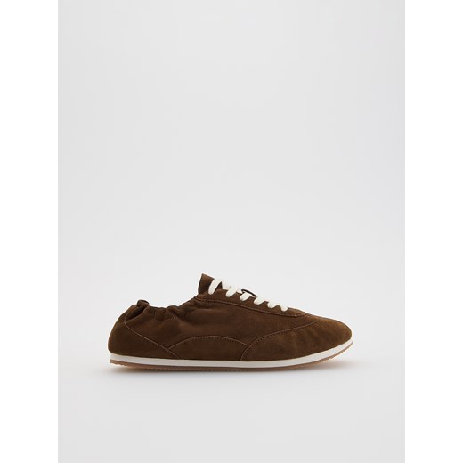 Reserved - Skórzane sneakersy - beżowy ze sklepu Reserved w kategorii Buty sportowe damskie - zdjęcie 184240053