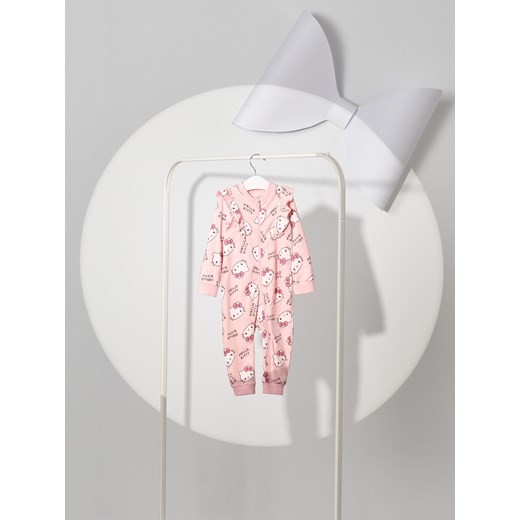 Sinsay - Pajacyk z ozdobnymi falbanami zapinany na zamek Hello Kitty - różowy Sinsay 80 (9-12 m) Sinsay