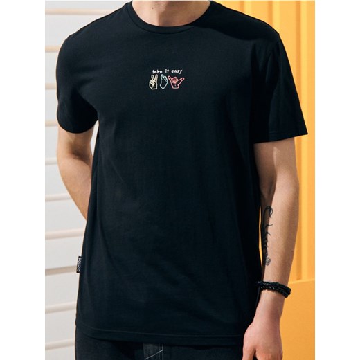 Sinsay - Koszulka z ozdobnym drobnym nadrukiem - czarny ze sklepu Sinsay w kategorii T-shirty męskie - zdjęcie 184247133