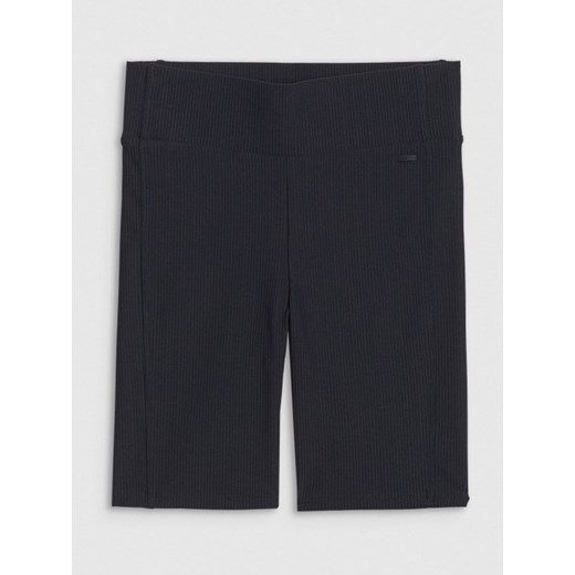 Damskie legginsy krótkie basic 4F 4FRSS25TSTIF020 - czarne ze sklepu Sportstylestory.com w kategorii Szorty - zdjęcie 184259534