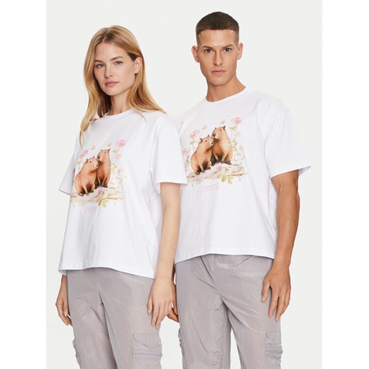 2005 T-Shirt Unisex Capybaras Love Biały Regular Fit ze sklepu MODIVO w kategorii Bluzki damskie - zdjęcie 184261002