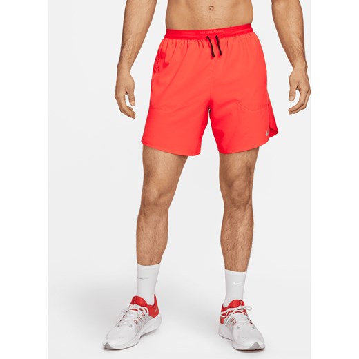 Męskie spodenki do biegania z wszytą bielizną 18 cm Nike Dri-FIT Stride - Czerwony ze sklepu Nike poland w kategorii Spodenki męskie - zdjęcie 184264443