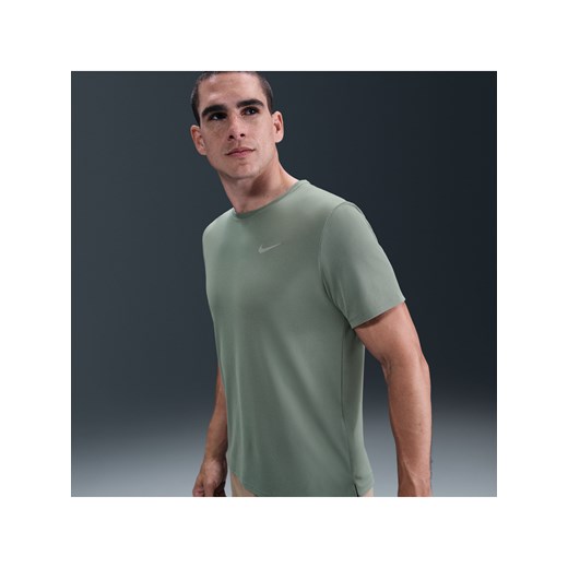 Męska koszulka z krótkim rękawem do biegania Nike Dri-FIT UV Miler - Szary ze sklepu Nike poland w kategorii T-shirty męskie - zdjęcie 184264524