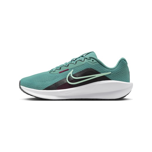 Damskie buty do biegania po asfalcie Nike Downshifter 13 - Zieleń ze sklepu Nike poland w kategorii Buty sportowe damskie - zdjęcie 184264742
