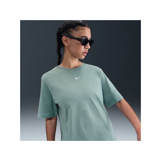T-shirt damski Nike Sportswear Essential - Zieleń ze sklepu Nike poland w kategorii Bluzki damskie - zdjęcie 184265103