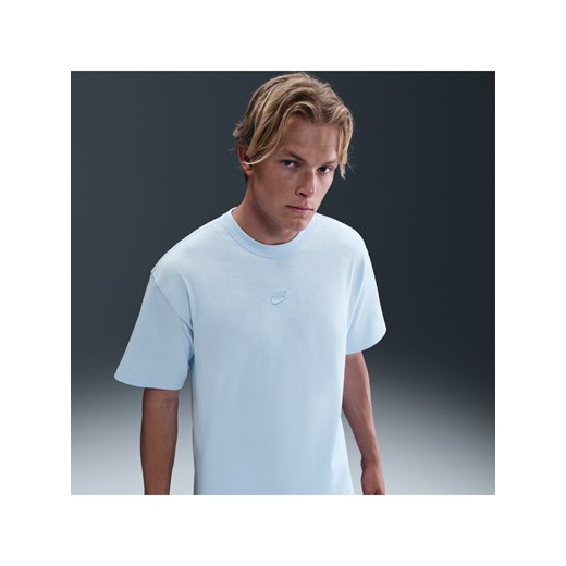 T-shirt męski Nike Sportswear Premium Essentials - Niebieski ze sklepu Nike poland w kategorii T-shirty męskie - zdjęcie 184265111