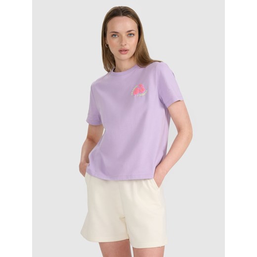 Damski t-shirt oversize z nadrukiem 4F 4FRSS25TTSHF3160 - fioletowy ze sklepu Sportstylestory.com w kategorii Bluzki damskie - zdjęcie 184280120