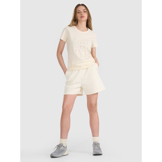 Damski t-shirt z nadrukiem 4F 4FRSS25TTSHF3162 - beżowy ze sklepu Sportstylestory.com w kategorii Bluzki damskie - zdjęcie 184280173