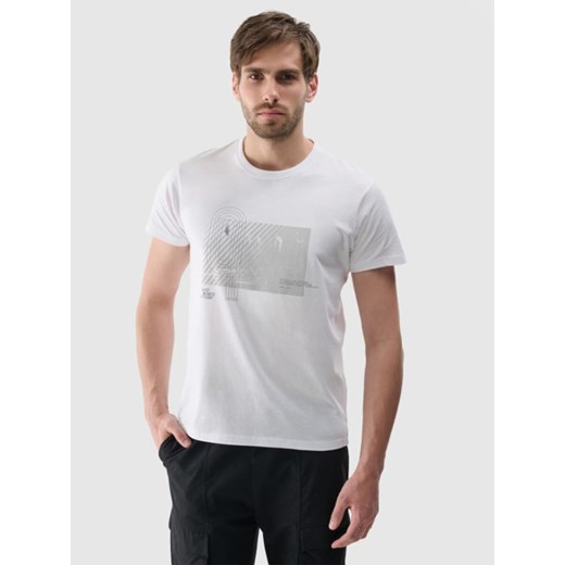 Męski t-shirt z nadrukiem 4F 4FRSS24TTSHM2469 - biały ze sklepu Sportstylestory.com w kategorii T-shirty męskie - zdjęcie 184280260