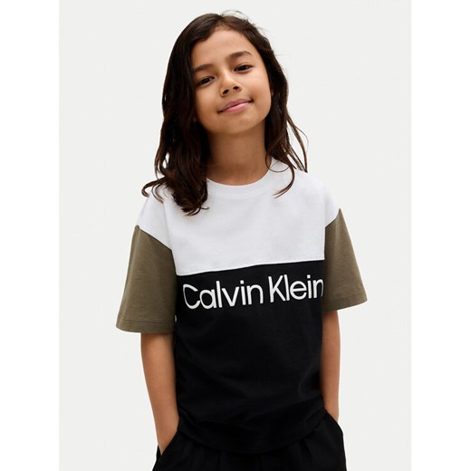 Calvin Klein Jeans T-Shirt Blocking IB0IB02528 M Czarny Relaxed Fit ze sklepu MODIVO w kategorii Bluzki dziewczęce - zdjęcie 184282643