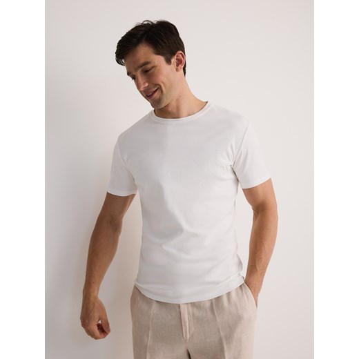 Reserved - T-shirt slim z bawełny pima - złamana biel ze sklepu Reserved w kategorii T-shirty męskie - zdjęcie 184294723