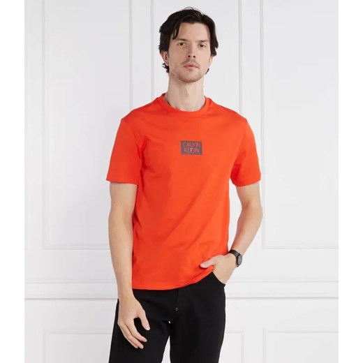 Calvin Klein T-shirt GLOSS STENCIL LOGO | Regular Fit ze sklepu Gomez Fashion Store w kategorii T-shirty męskie - zdjęcie 184334533