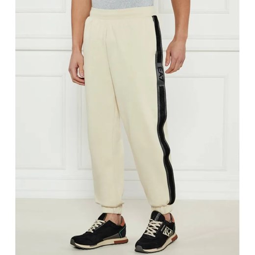 EA7 Spodnie dresowe | Modern fit ze sklepu Gomez Fashion Store w kategorii Spodnie męskie - zdjęcie 184340232