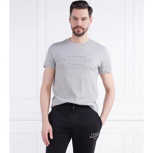 Tommy Hilfiger T-shirt HILFIGER CURVE LOGO TEE | Slim Fit ze sklepu Gomez Fashion Store w kategorii T-shirty męskie - zdjęcie 184341572