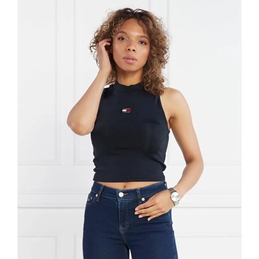 Tommy Jeans Top BADGE HIGH NECK TANK | Cropped Fit ze sklepu Gomez Fashion Store w kategorii Bluzki damskie - zdjęcie 184351001