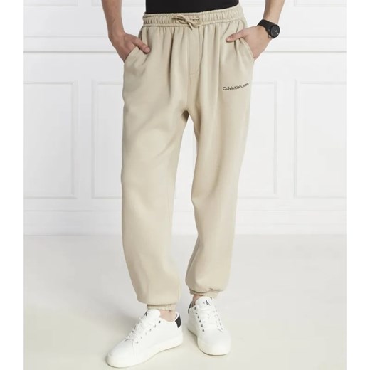 Calvin Klein Jeans Spodnie dresowe | Regular Fit ze sklepu Gomez Fashion Store w kategorii Spodnie męskie - zdjęcie 184504963