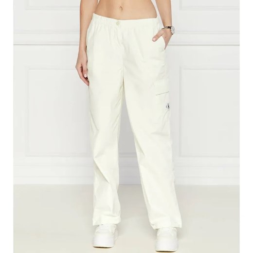 Calvin Klein Jeans Spodnie | Regular Fit ze sklepu Gomez Fashion Store w kategorii Spodnie damskie - zdjęcie 184506633