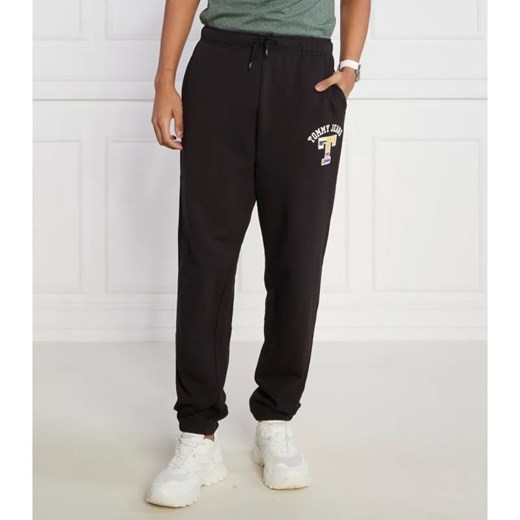 Tommy Jeans Spodnie dresowe TJM RLX LUXE GRAPHIC | Regular Fit Tommy Jeans L okazja Gomez Fashion Store