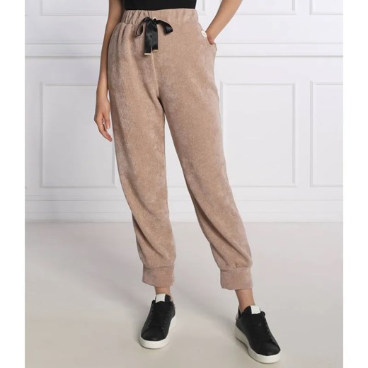 Liu Jo Rose Spodnie dresowe | Regular Fit ze sklepu Gomez Fashion Store w kategorii Spodnie damskie - zdjęcie 184507640