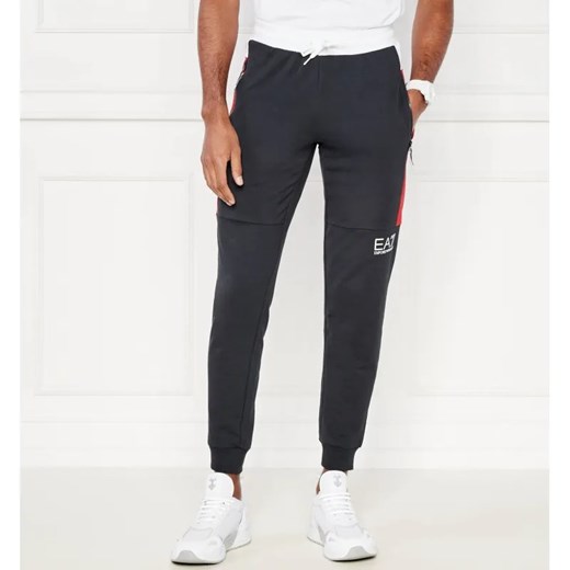 EA7 Spodnie dresowe | Regular Fit ze sklepu Gomez Fashion Store w kategorii Spodnie męskie - zdjęcie 184508270