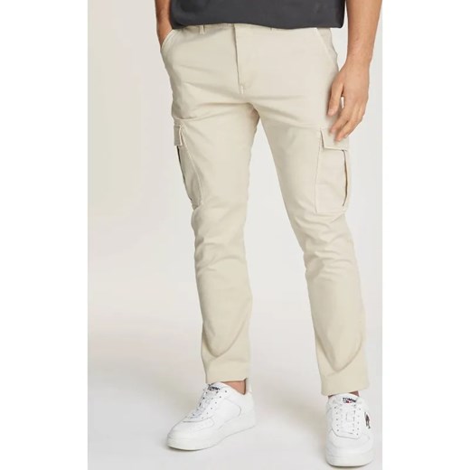 Tommy Jeans Spodnie cargo AUSTIN | Slim Fit ze sklepu Gomez Fashion Store w kategorii Spodnie męskie - zdjęcie 184509202