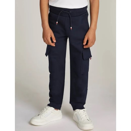 Tommy Hilfiger Spodnie | Regular Fit ze sklepu Gomez Fashion Store w kategorii Spodnie chłopięce - zdjęcie 184510464