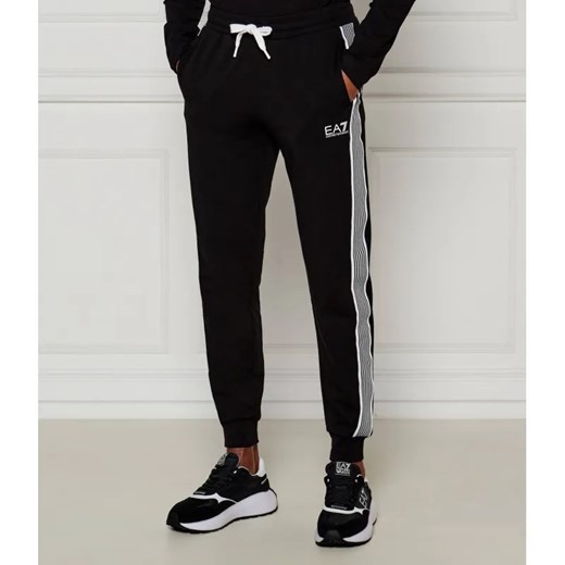EA7 Spodnie dresowe | Regular Fit ze sklepu Gomez Fashion Store w kategorii Spodnie męskie - zdjęcie 184510803
