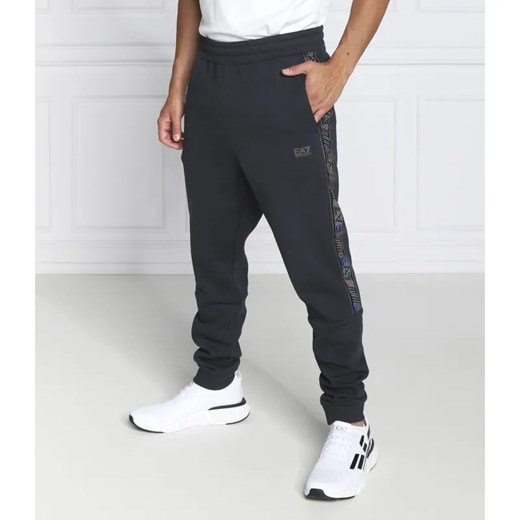 EA7 Spodnie dresowe | Regular Fit ze sklepu Gomez Fashion Store w kategorii Spodnie męskie - zdjęcie 184510904