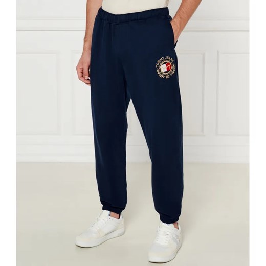 Tommy Jeans Spodnie dresowe PREP EXPLORER | Loose fit ze sklepu Gomez Fashion Store w kategorii Spodnie męskie - zdjęcie 184511583