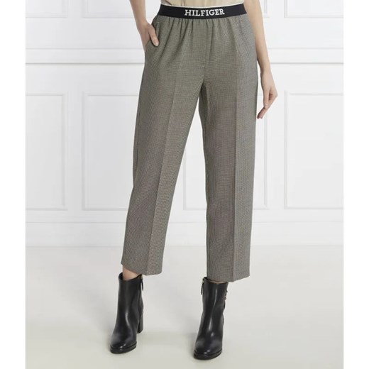 Tommy Hilfiger Spodnie chino | Regular Fit ze sklepu Gomez Fashion Store w kategorii Spodnie damskie - zdjęcie 184512811