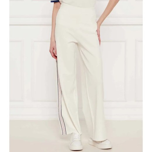 Marc Cain Spodnie dresowe | flare fit ze sklepu Gomez Fashion Store w kategorii Spodnie damskie - zdjęcie 184515154