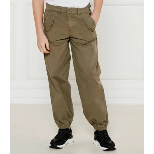 Guess Spodnie cargo | Regular Fit ze sklepu Gomez Fashion Store w kategorii Spodnie chłopięce - zdjęcie 184515173