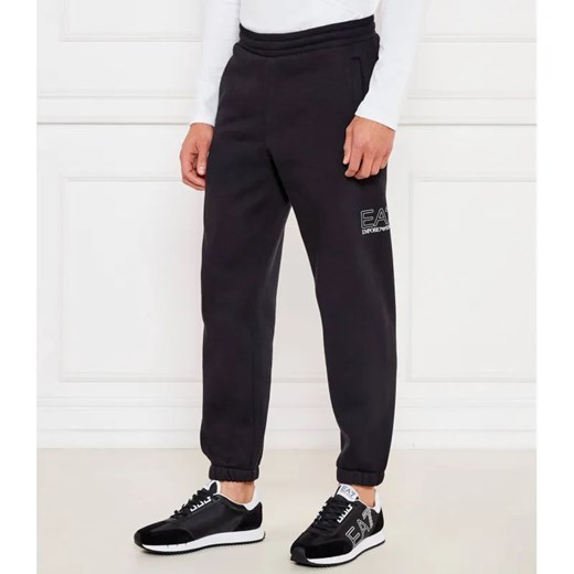 EA7 Spodnie dresowe | Relaxed fit ze sklepu Gomez Fashion Store w kategorii Spodnie męskie - zdjęcie 184517514