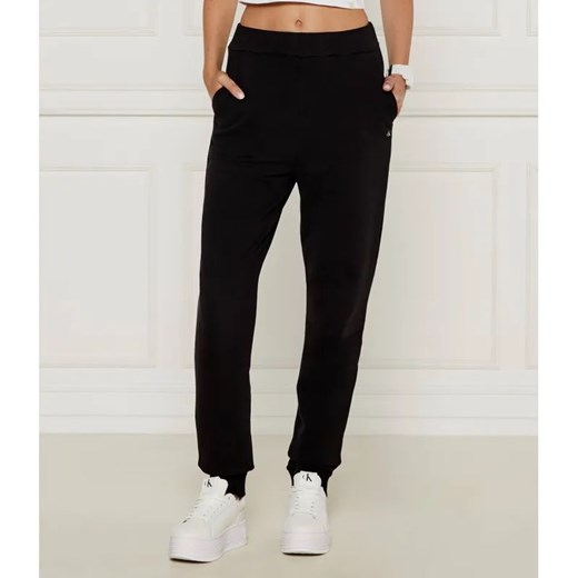 Calvin Klein Jeans Spodnie dresowe | Regular Fit ze sklepu Gomez Fashion Store w kategorii Spodnie damskie - zdjęcie 184517762