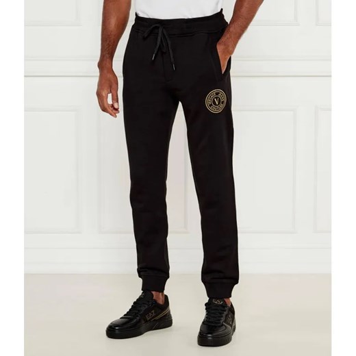 Versace Jeans Couture Spodnie dresowe | Regular Fit ze sklepu Gomez Fashion Store w kategorii Spodnie męskie - zdjęcie 184518001