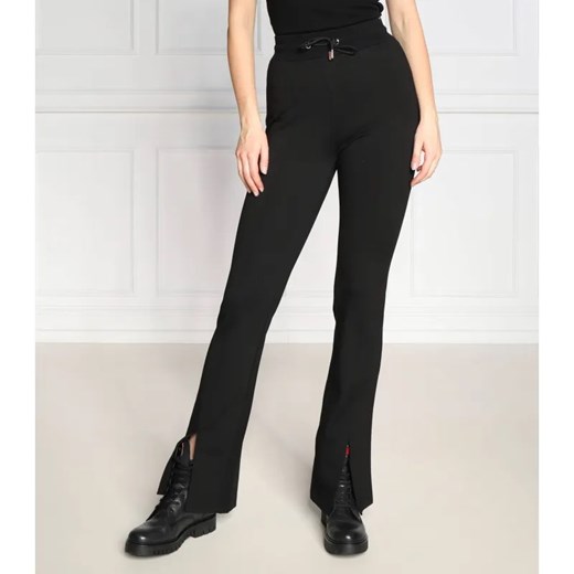 GUESS Spodnie dresowe | Slim Fit ze sklepu Gomez Fashion Store w kategorii Spodnie damskie - zdjęcie 184518042