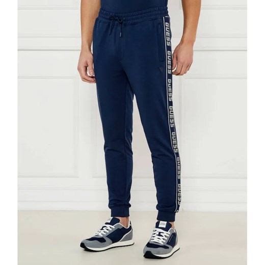 GUESS ACTIVE Spodnie dresowe NEW ARLO | Regular Fit ze sklepu Gomez Fashion Store w kategorii Spodnie męskie - zdjęcie 184518451