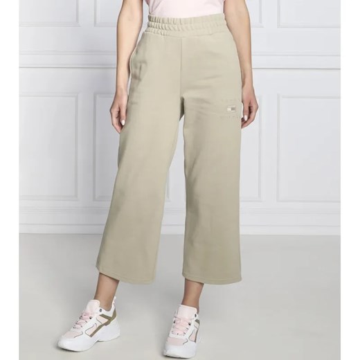 Tommy Hilfiger Spodnie dresowe | flare fit ze sklepu Gomez Fashion Store w kategorii Spodnie damskie - zdjęcie 184518771