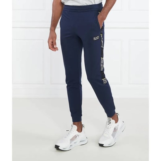 EA7 Spodnie dresowe | Regular Fit ze sklepu Gomez Fashion Store w kategorii Spodnie męskie - zdjęcie 184519911